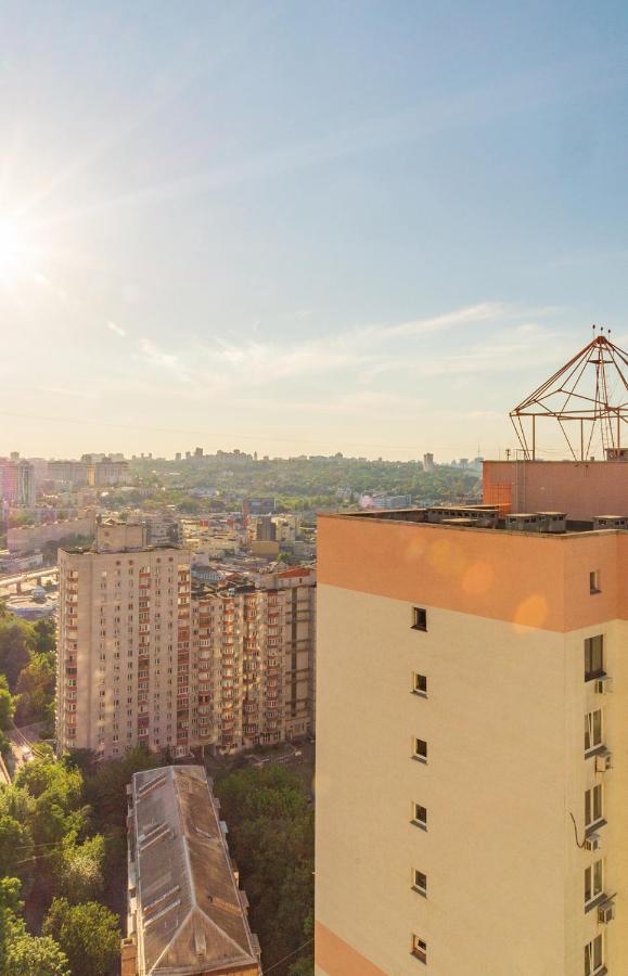 Квартиры по улице Феодосийская, 1-А Киев Экстерьер фото